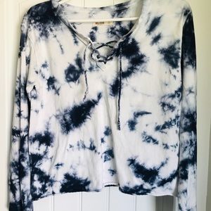 Cotton, long-sleeved navy blue tie-dye shirt